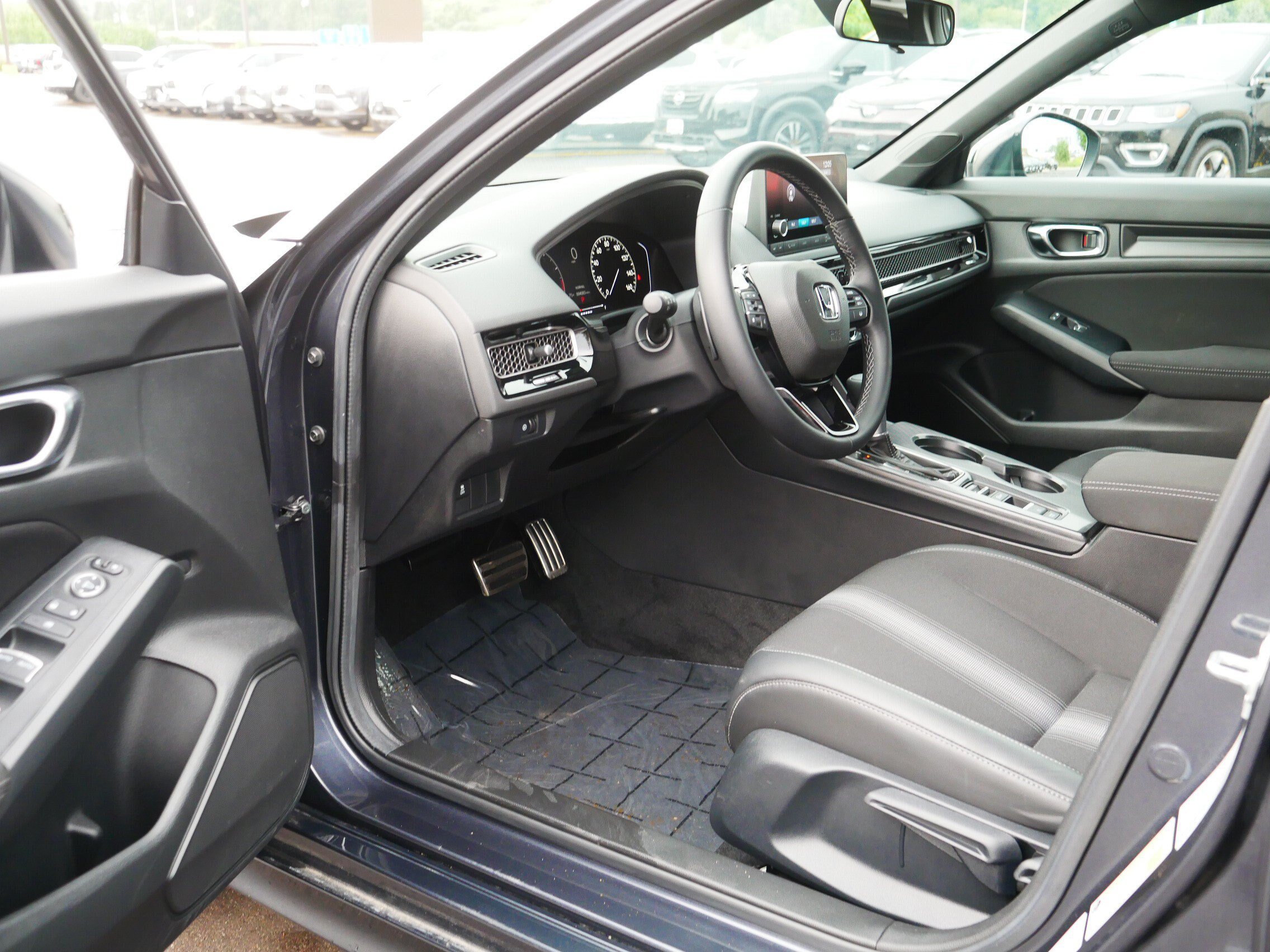 Used 2025 Honda Civic Sport image 11