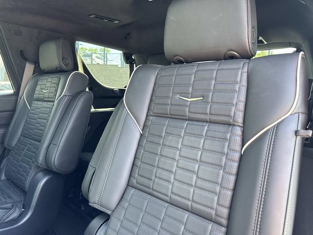 Certified 2025 Cadillac Escalade Sport Platinum w/ LPO, Floor Liner Package AWD/4WD image 16