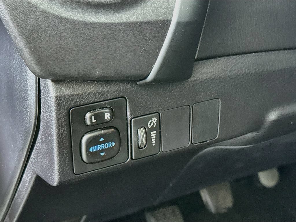 Used 2017 Toyota Corolla SE w/ Carpet Mat Package (TMS) FWD image 10