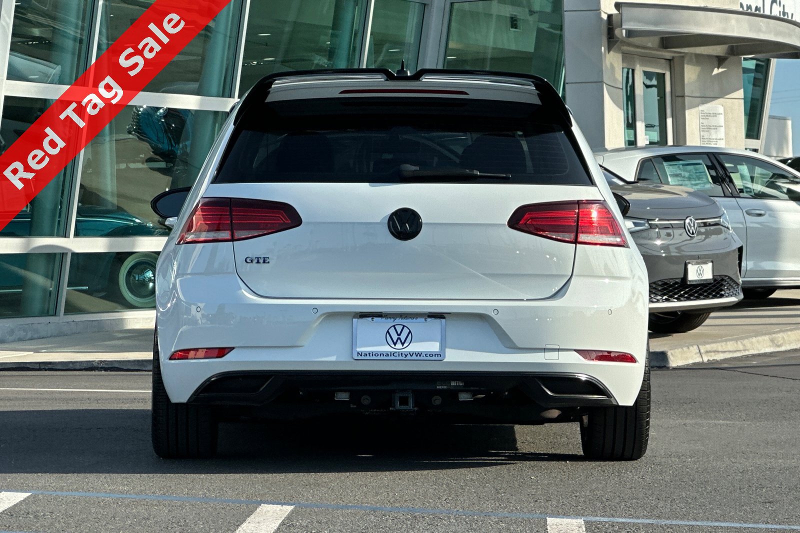 Used 2017 Volkswagen e-Golf SEL Premium image 5