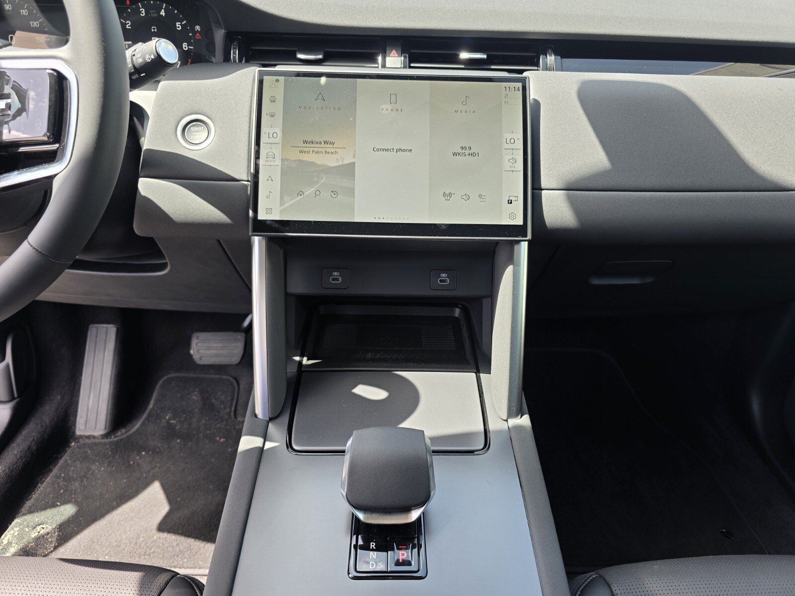 New 2025 Land Rover Discovery Sport S AWD/4WD image 15