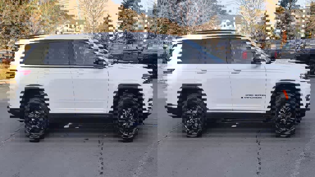 New 2025 Jeep Grand Cherokee L Limited w/ Luxury Tech Group II image 2