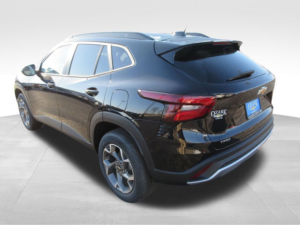 New 2026 Chevrolet Trax LT FWD image 3
