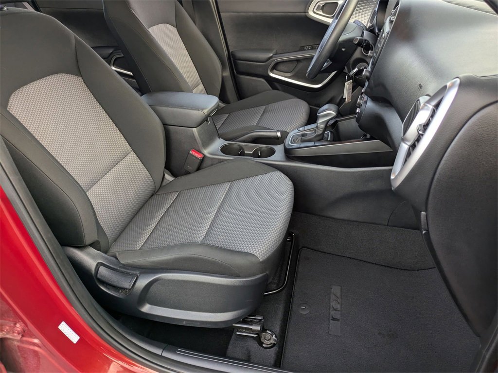 Used 2024 Kia Soul LX w/ Option Group 015 image 28