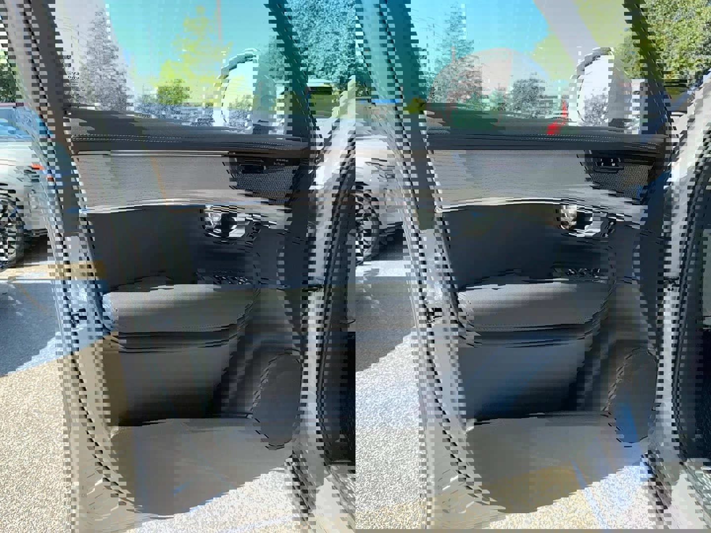 New 2026 Volvo XC90 B5 Plus w/ Protection Package image 11