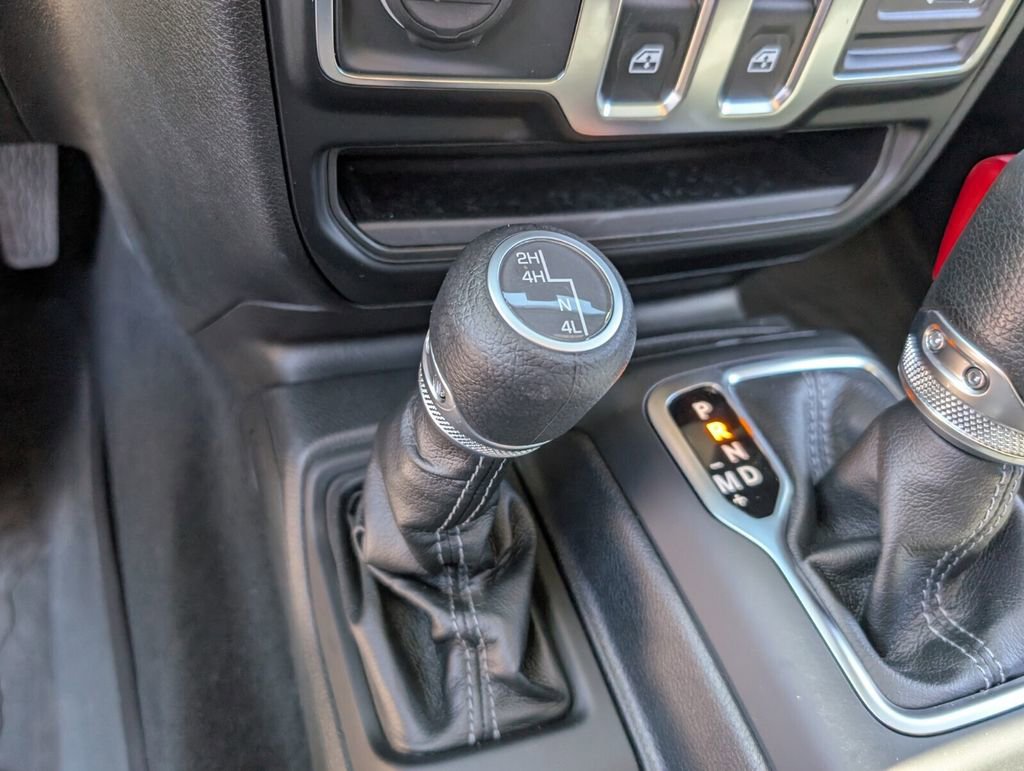 Used 2025 Jeep Wrangler Sport image 20