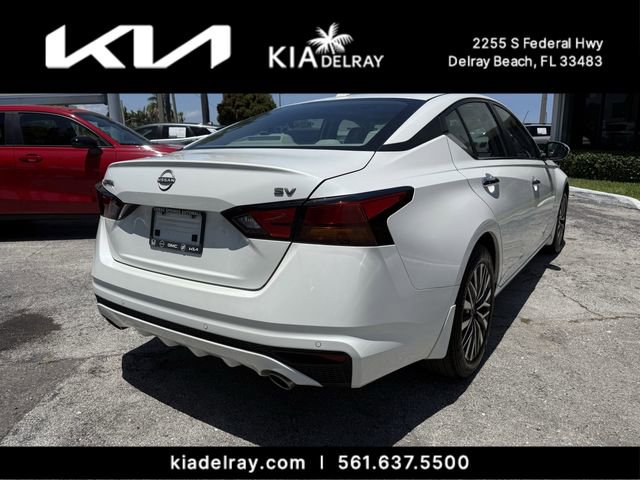Used 2024 Nissan Altima 2.5 SV w/ SV Premium Package FWD image 3