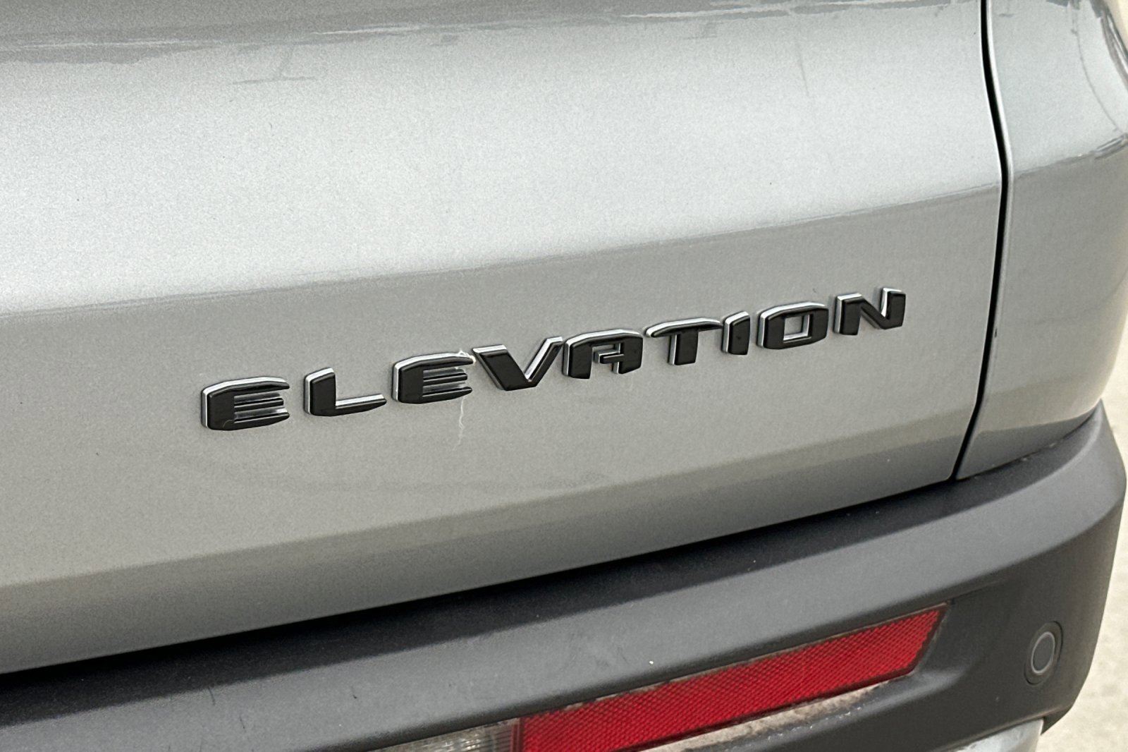 Used 2025 GMC Acadia Elevation image 28