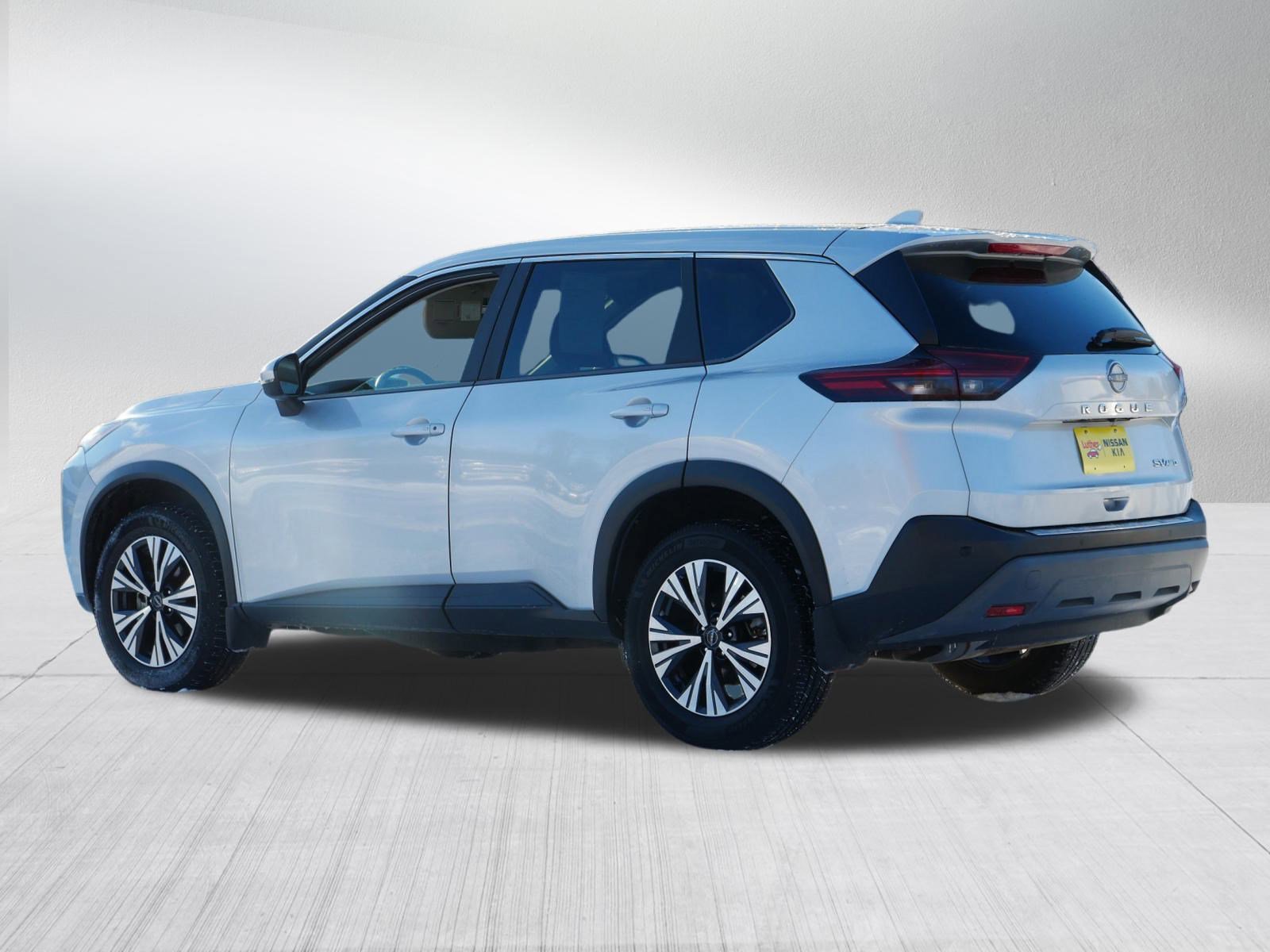Certified 2022 Nissan Rogue SV image 5