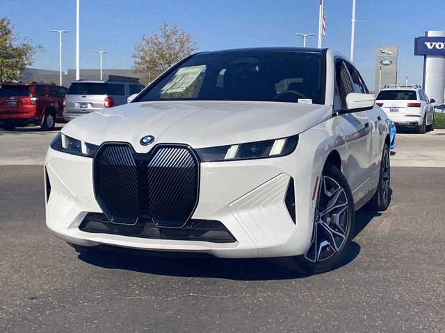 New 2026 BMW iX xDrive60 image 3
