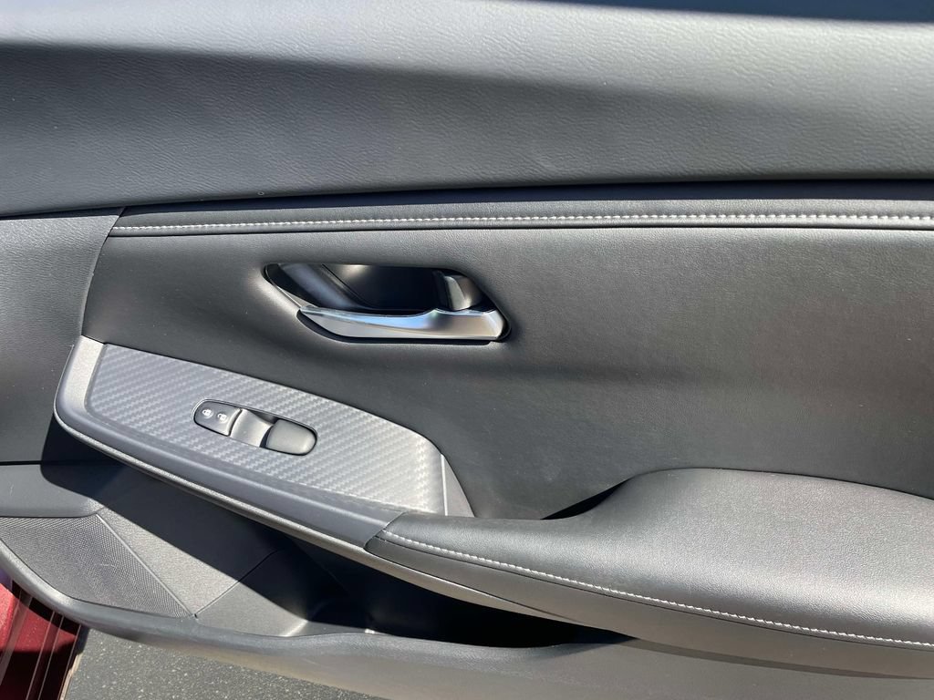 Used 2024 Nissan Sentra SV FWD image 9