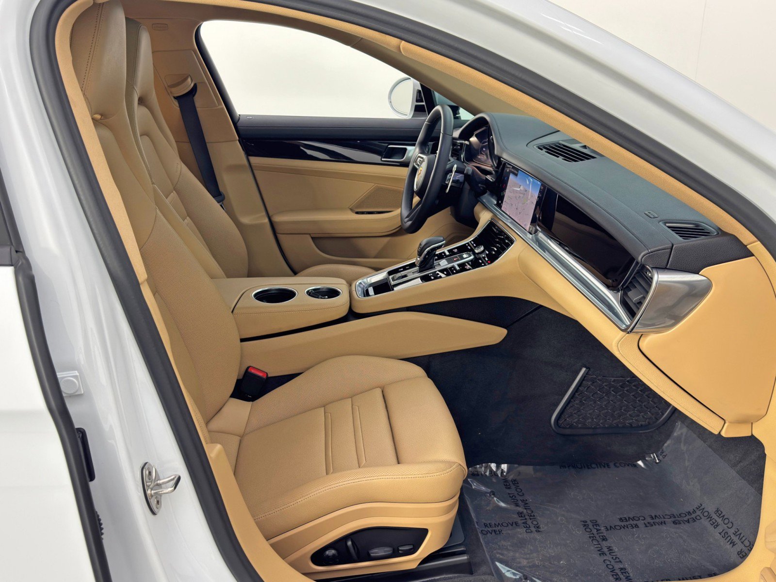 Used 2023 Porsche Panamera 4 image 16