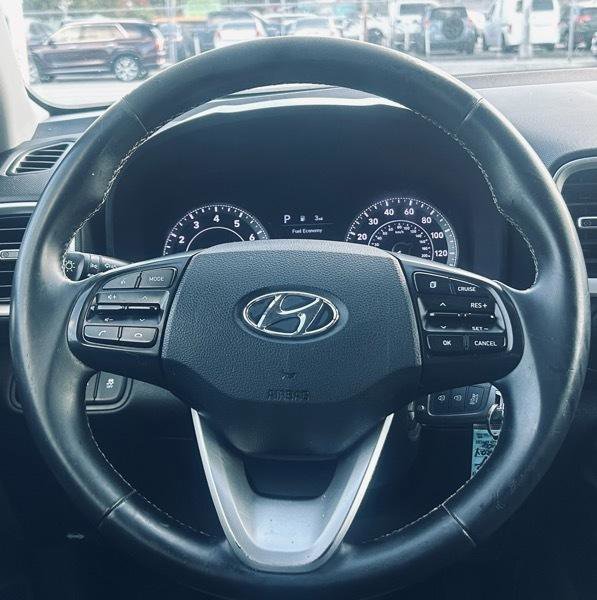 Used 2022 Hyundai Venue SEL w/ Cargo Package FWD image 17