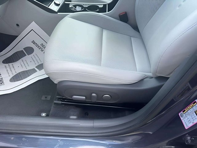 Used 2024 Hyundai Kona Limited image 8