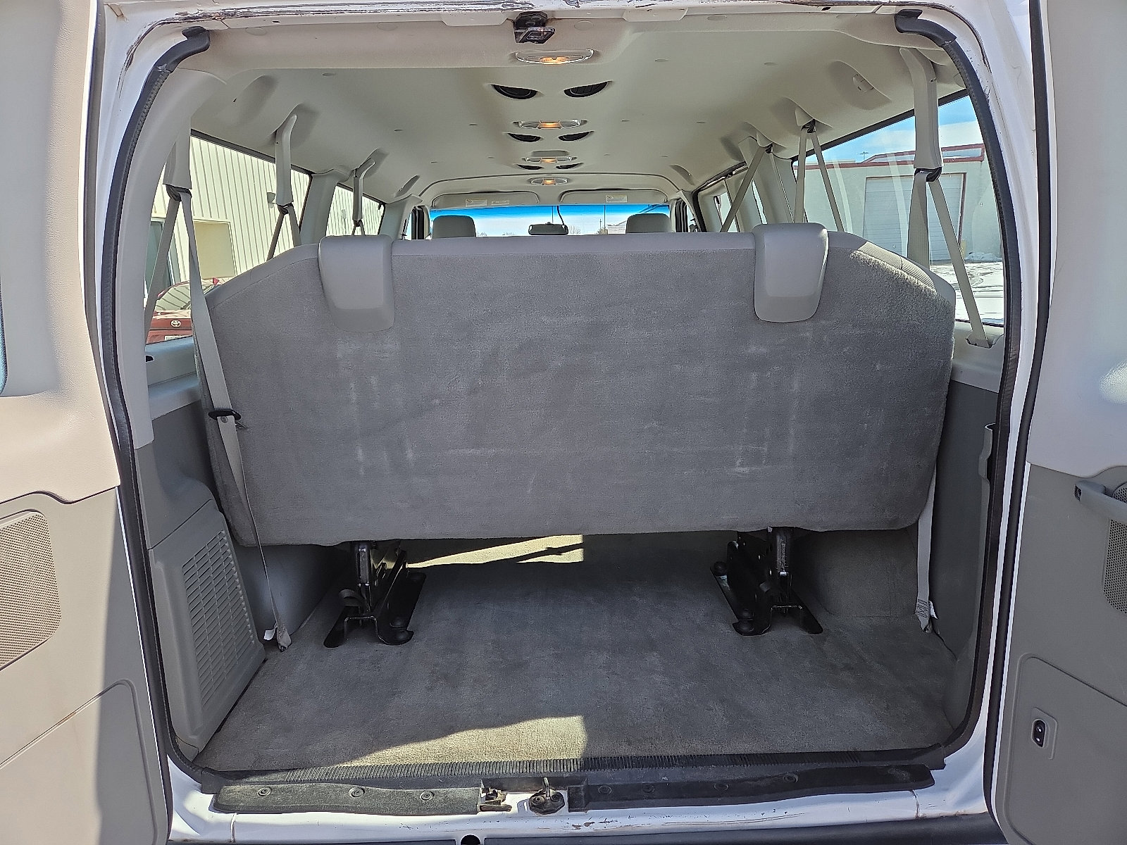 Used 2014 Ford E-350 and Econoline 350 XLT image 10