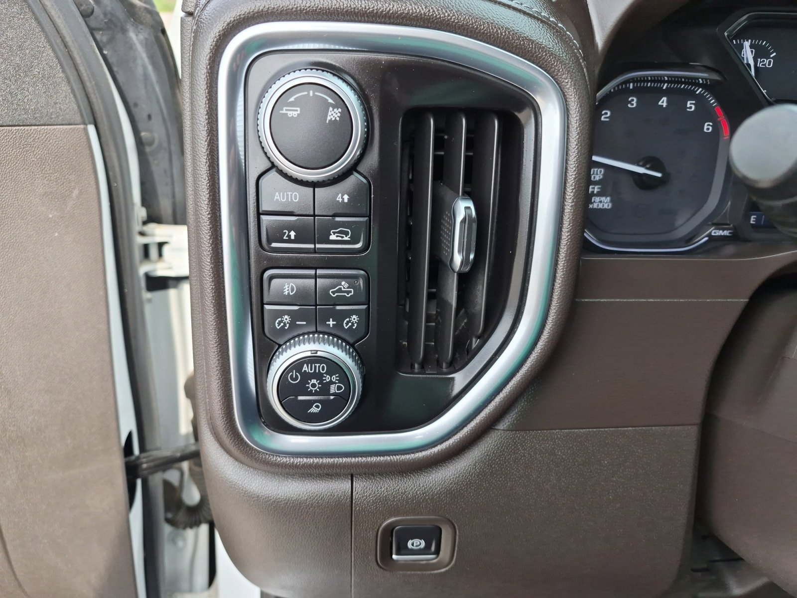 Used 2019 GMC Sierra 1500 SLT AWD/4WD image 27
