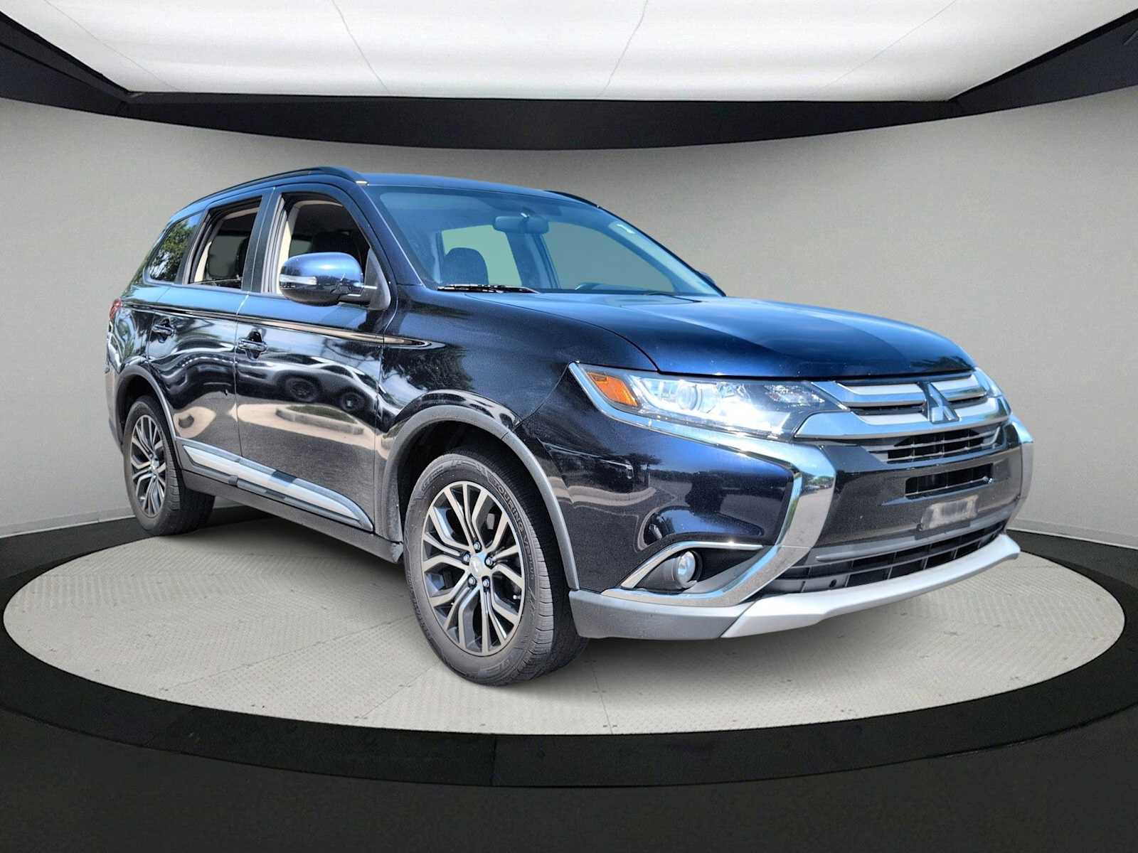 Used 2016 Mitsubishi Outlander SEL AWD/4WD image 2