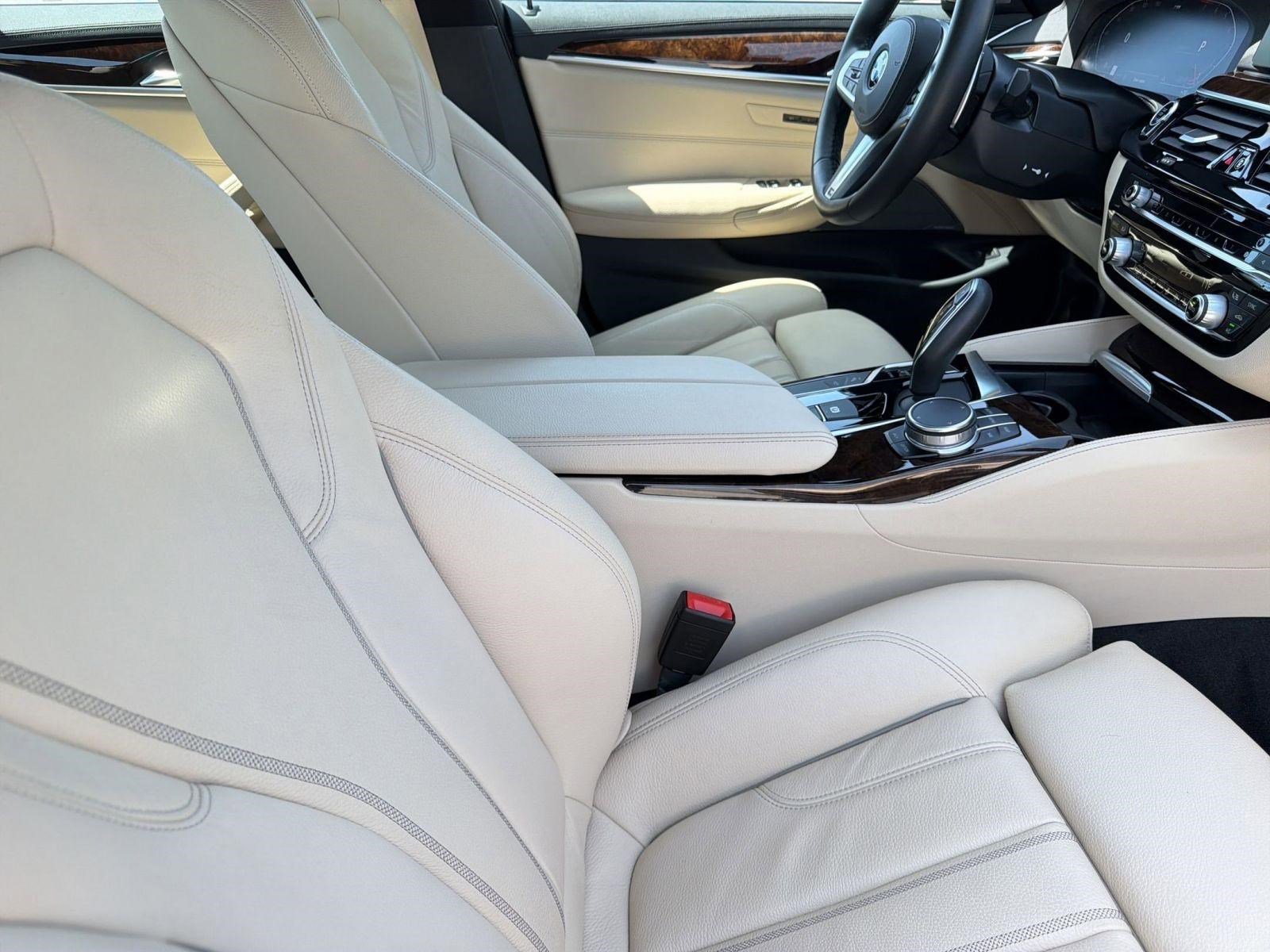 Used 2020 BMW 540i w/ M Sport Package RWD image 31