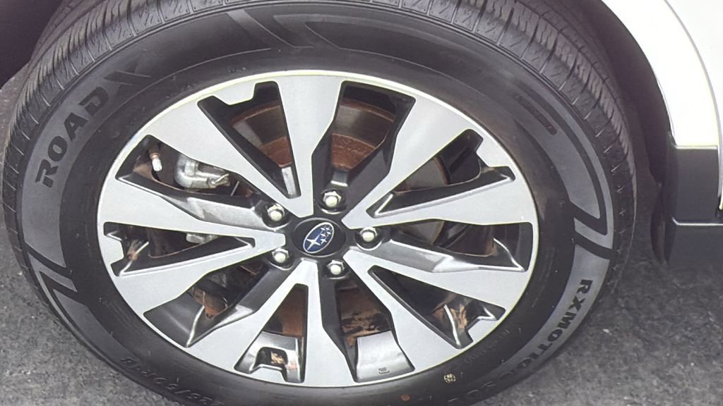 Used 2017 Subaru Outback 2.5i Limited AWD/4WD image 11