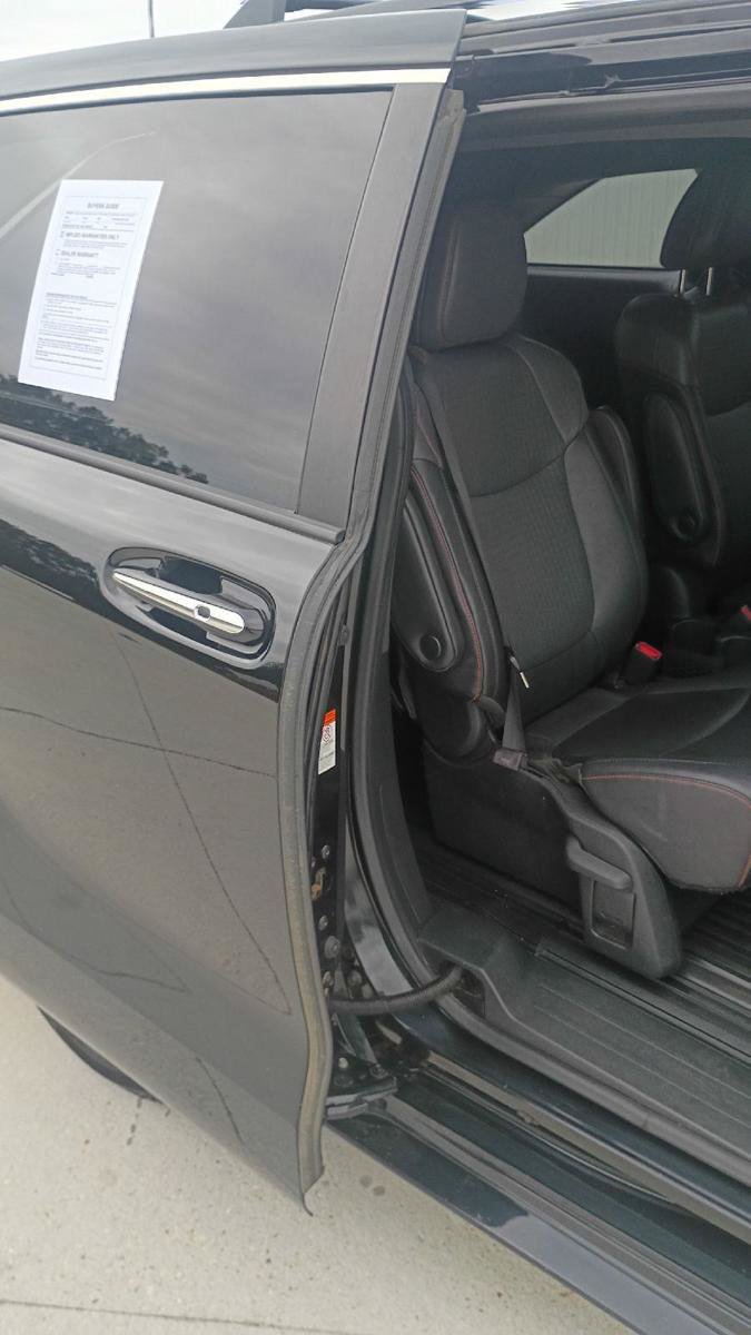 Used 2023 Toyota Sienna XSE FWD image 19