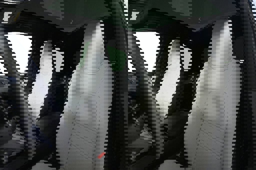 Certified 2025 Porsche Cayenne S image 5