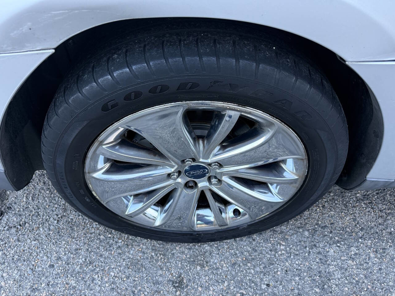 Used 2012 Ford Taurus Limited image 16