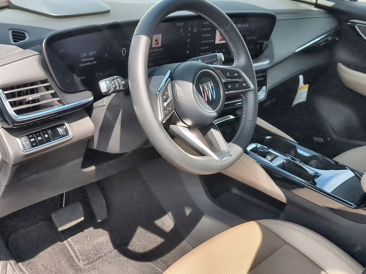 Used 2025 Buick Envision Preferred image 10