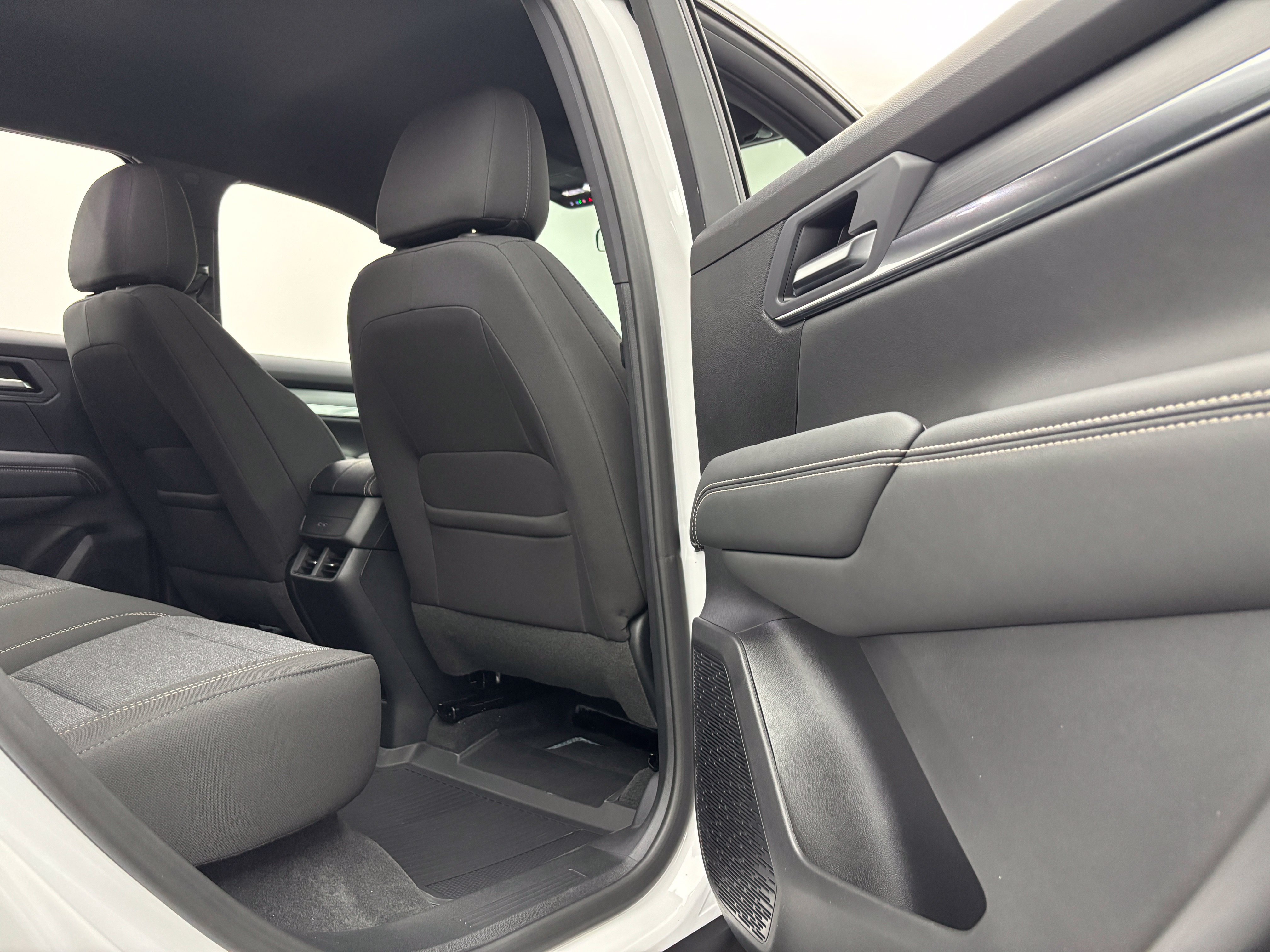 New 2027 GMC Terrain Elevation FWD image 31