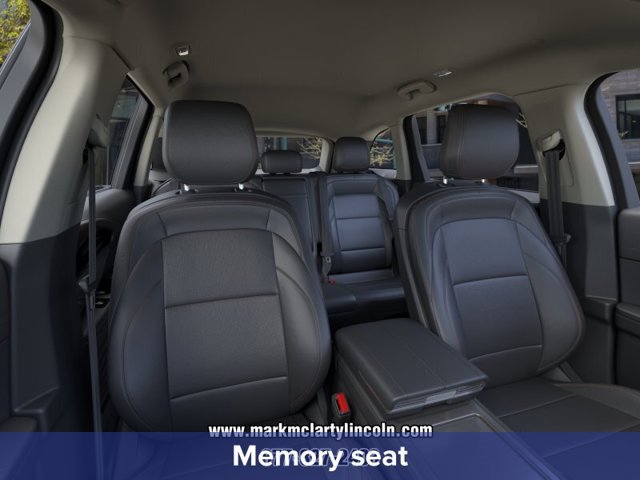 New 2026 Lincoln Nautilus Premier AWD/4WD image 11