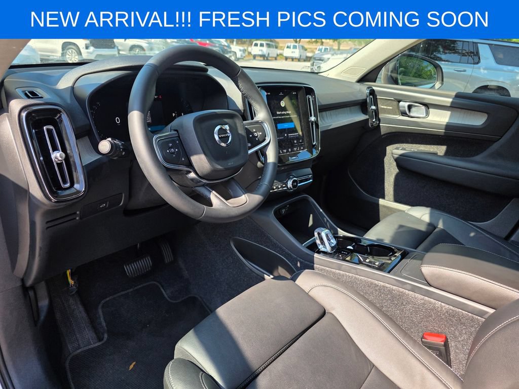 Used 2024 Volvo XC40 B5 Plus AWD/4WD image 8