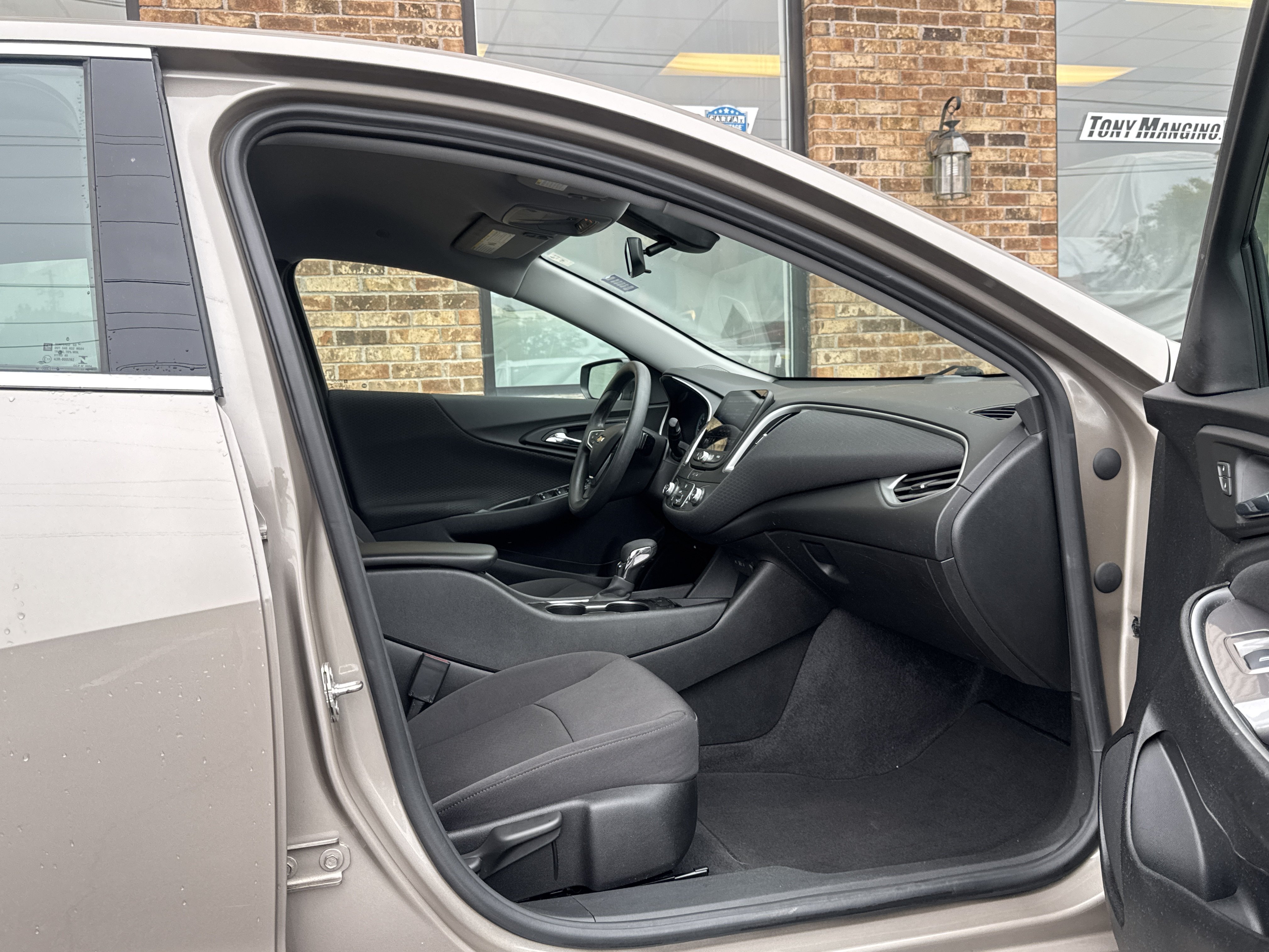 Used 2022 Chevrolet Malibu LS FWD image 13