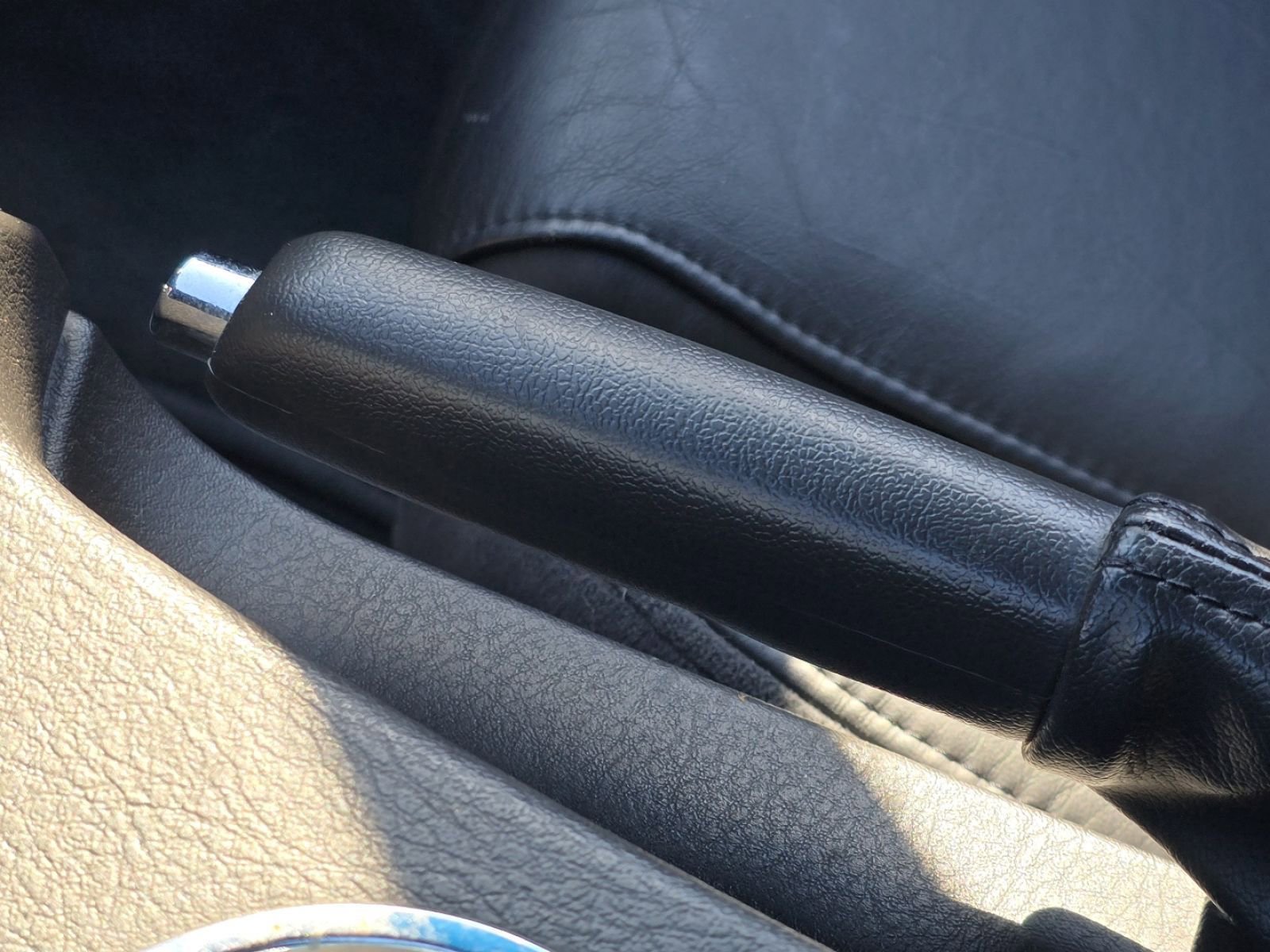 Used 2002 Ford Thunderbird image 27