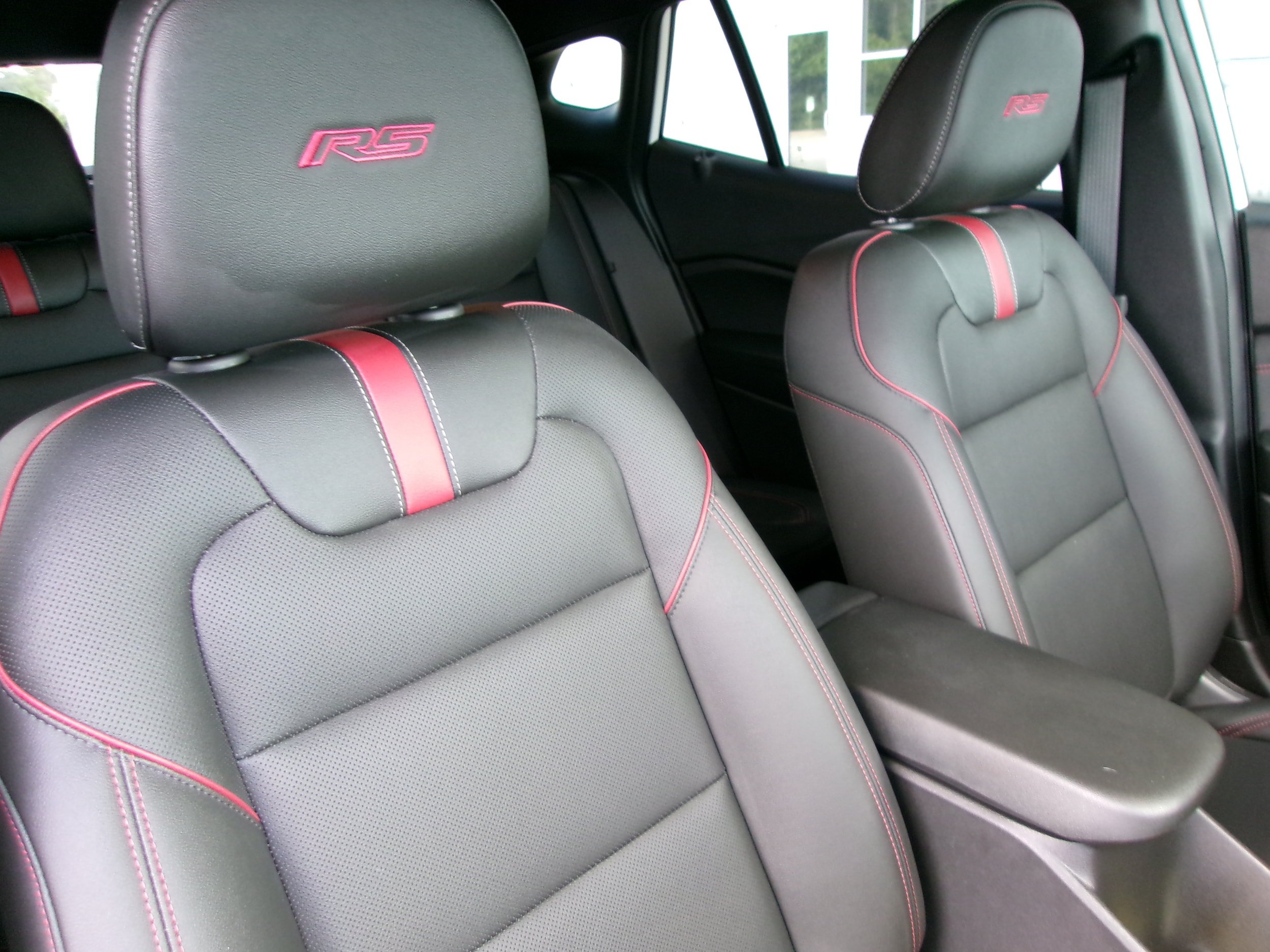 Used 2025 Chevrolet Trax RS FWD image 20