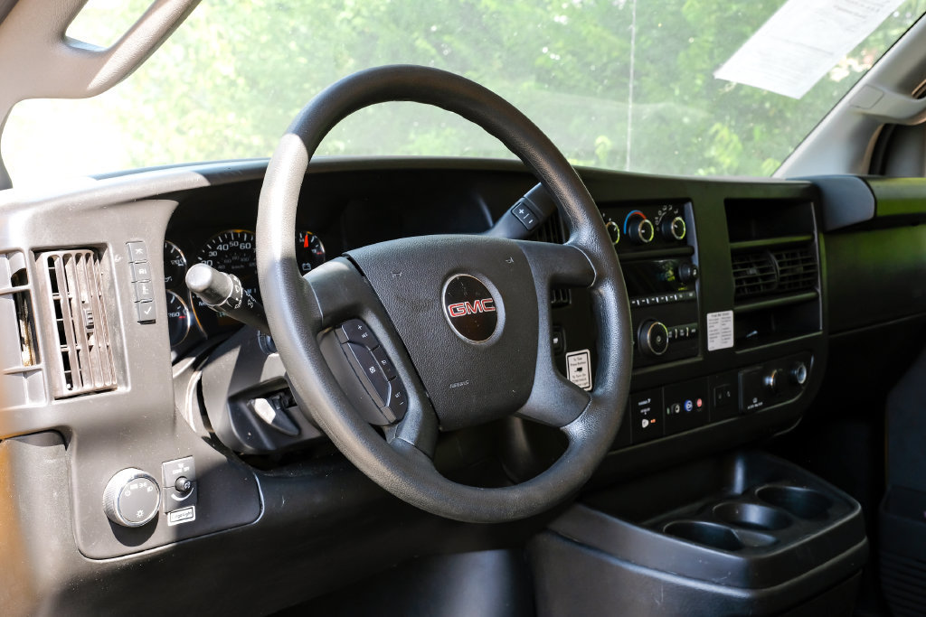 Used 2022 GMC Savana 3500 Extended w/ Power Convenience Package RWD image 13