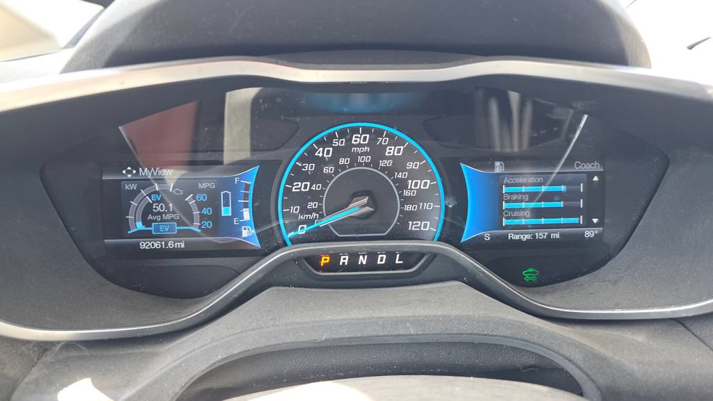 Used 2017 Ford C-MAX Energi SE w/ Equipment Group 401A FWD image 17