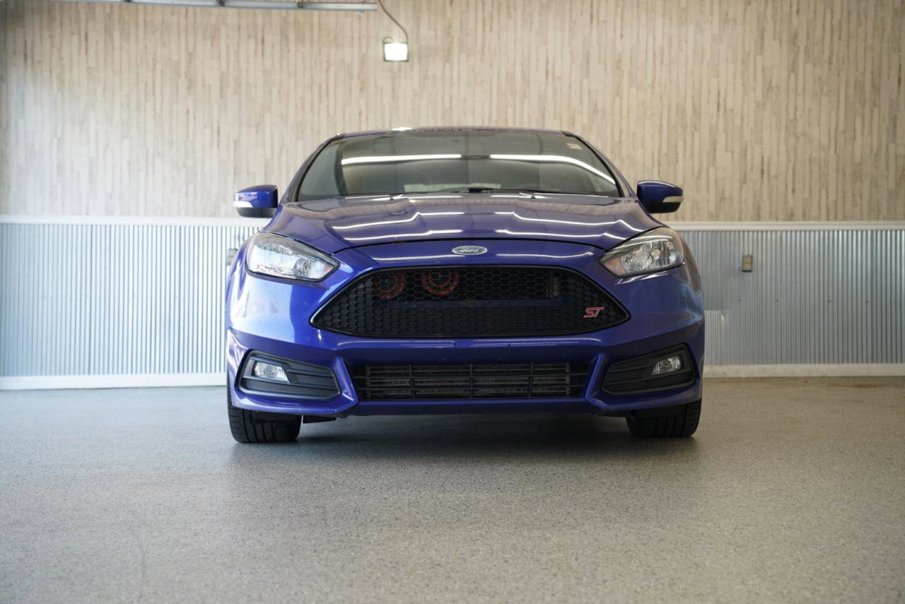 Used 2015 Ford Focus ST FWD image 2