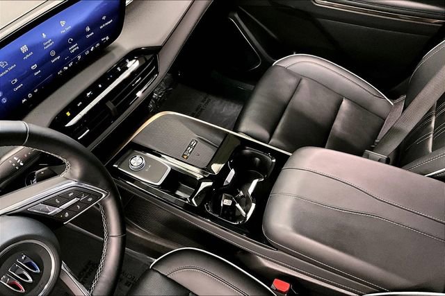 Used 2025 Buick Enclave Avenir FWD image 16