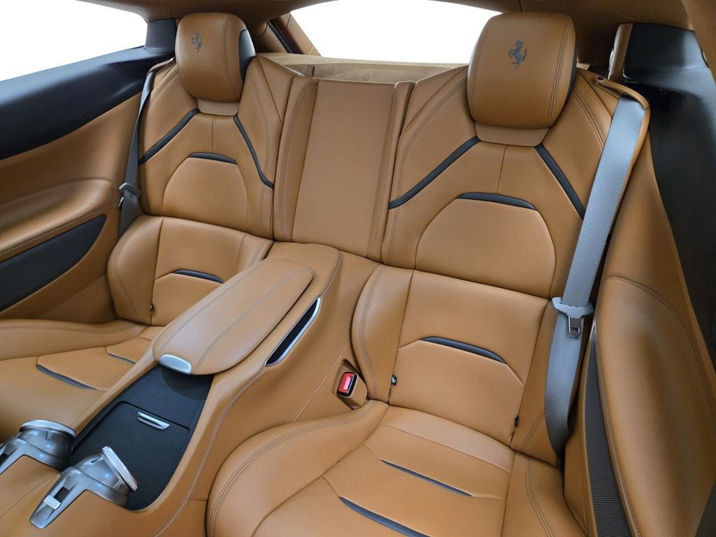 Used 2017 Ferrari GTC4Lusso AWD/4WD image 19