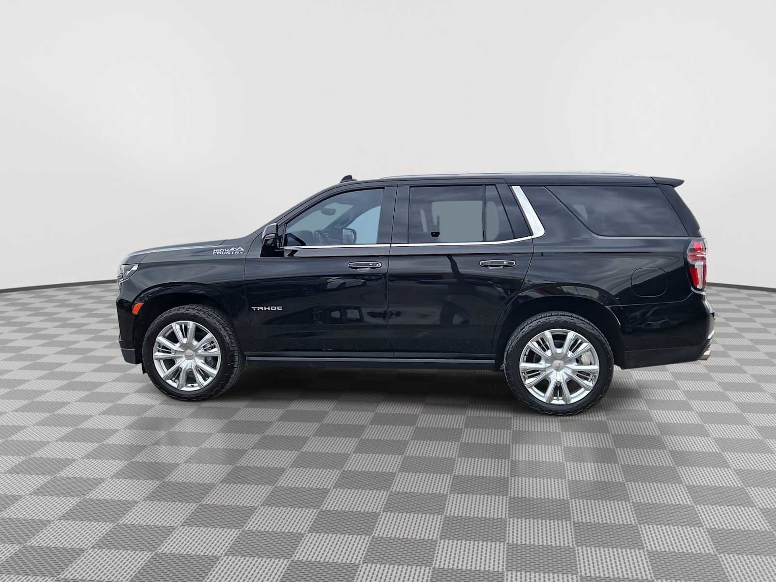 Used 2021 Chevrolet Tahoe High Country w/ Premium Package image 5