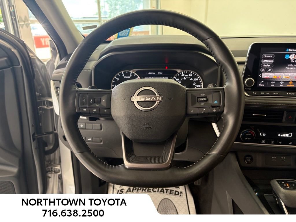 Used 2025 Nissan Rogue SV FWD image 7