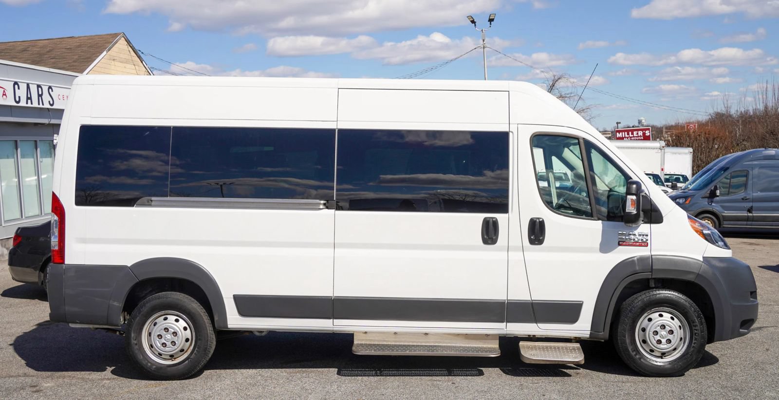 Used 2016 RAM ProMaster 2500 w/ Premium Appearance Group FWD image 10