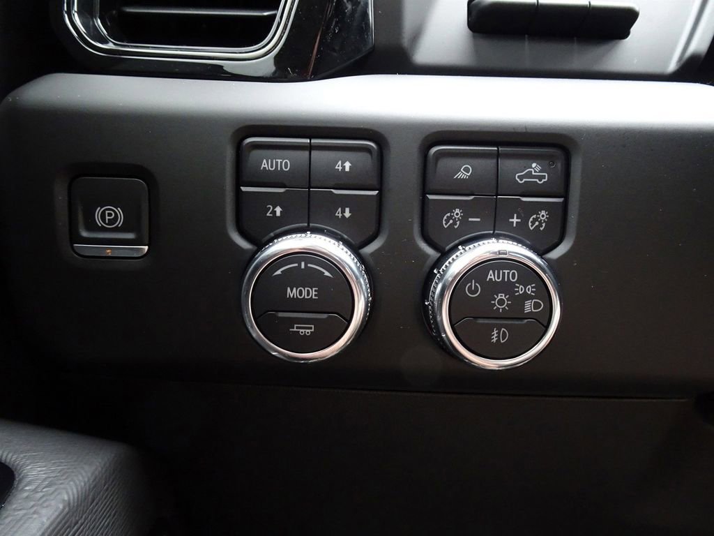 Used 2023 GMC Sierra 1500 AT4X image 25