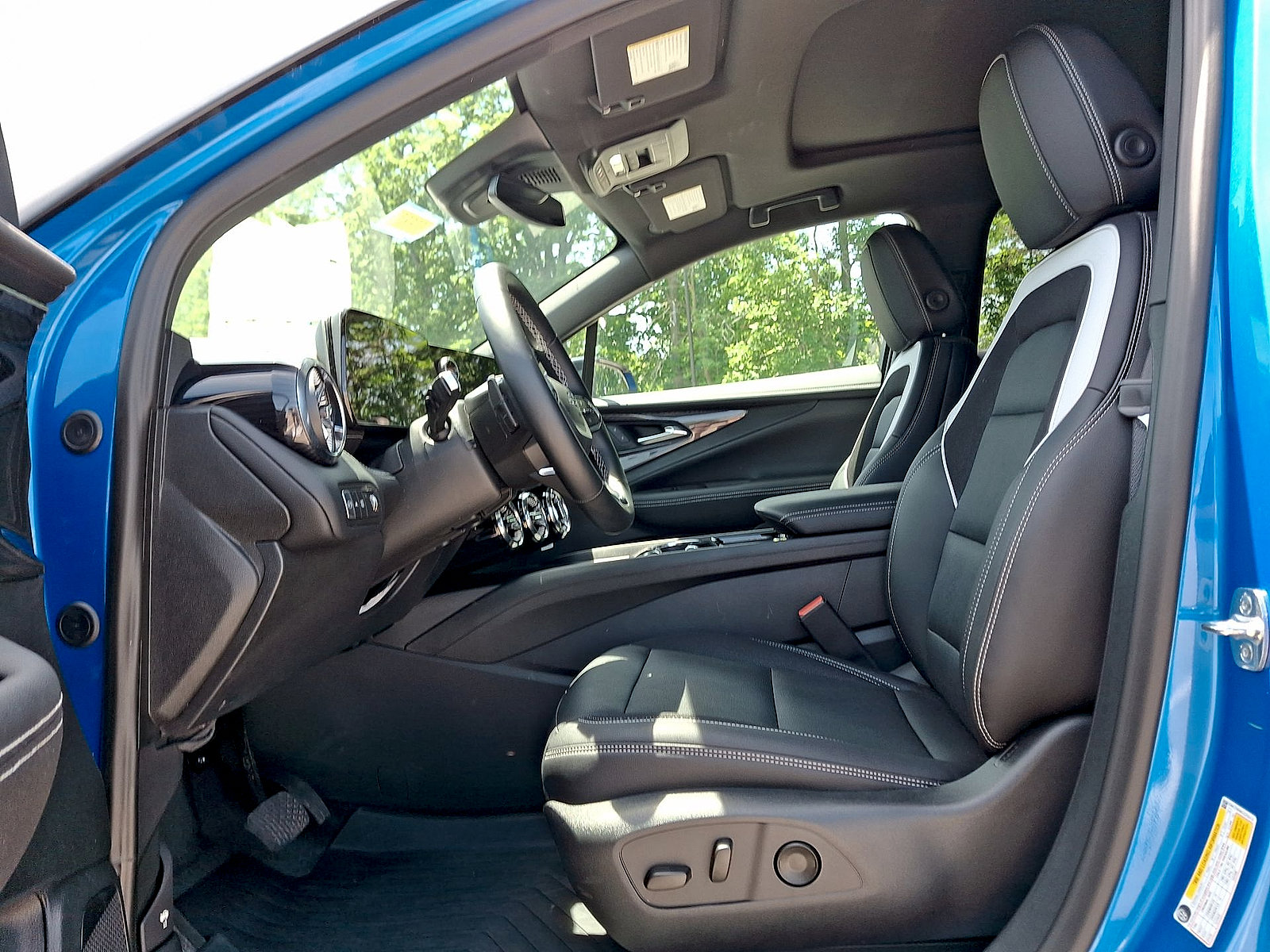 New 2025 Chevrolet Blazer EV LT FWD image 14