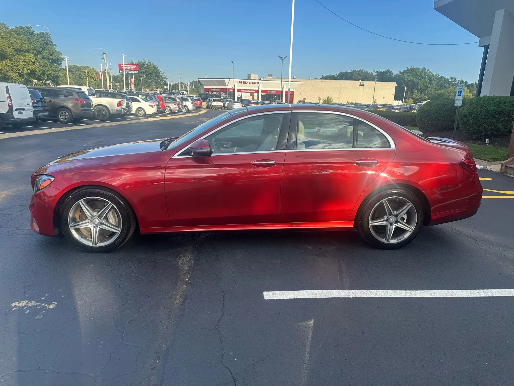 Used 2017 Mercedes-Benz E 300 4MATIC image 4