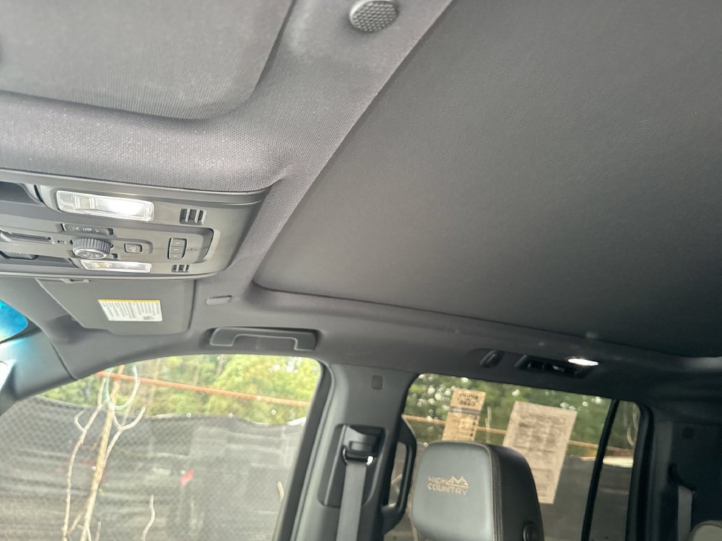 Used 2024 Chevrolet Suburban High Country AWD/4WD image 20