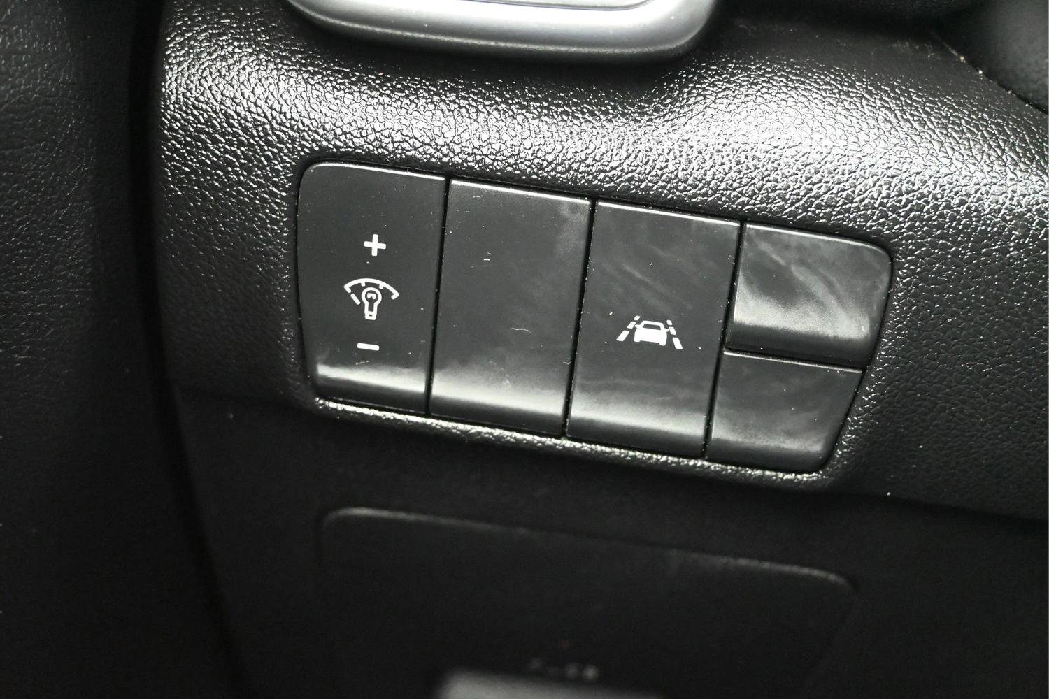 Used 2022 Kia Sportage LX image 17