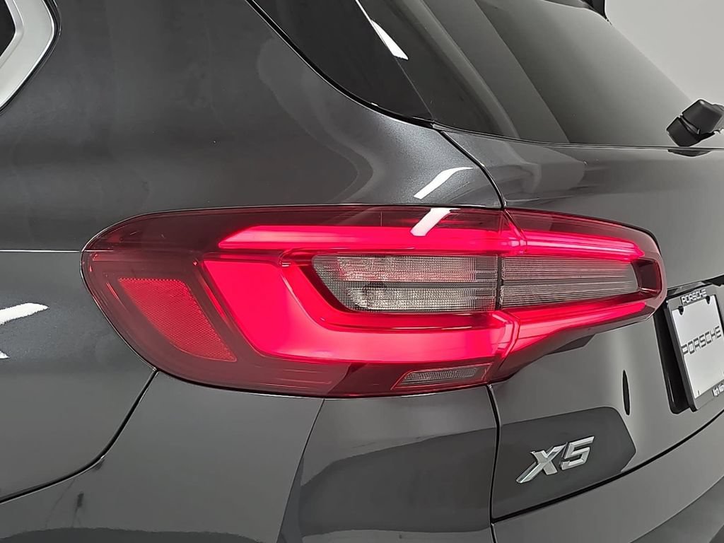 Used 2022 BMW X5 sDrive40i w/ Premium Package RWD image 29