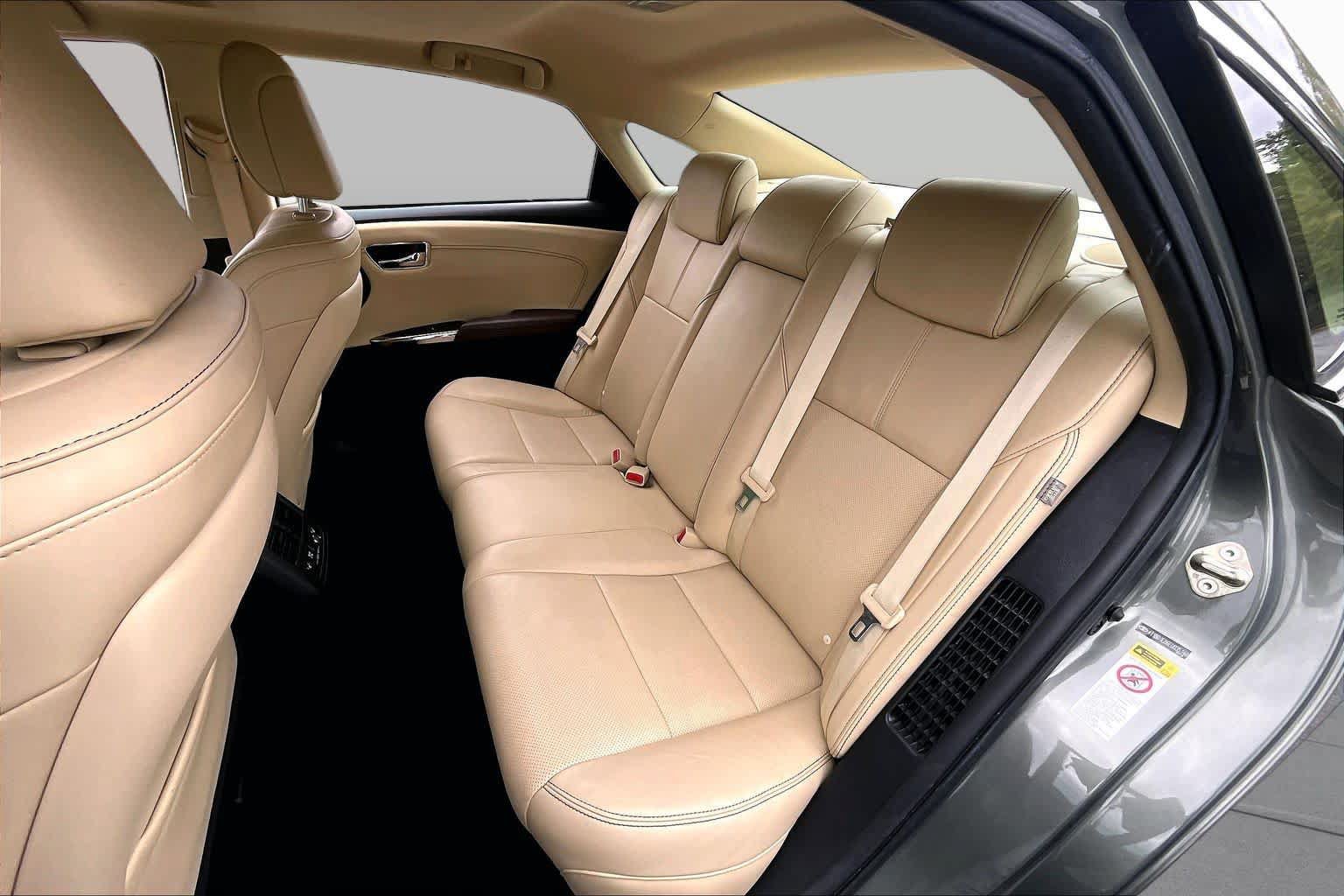 Used 2014 Toyota Avalon Limited FWD image 20