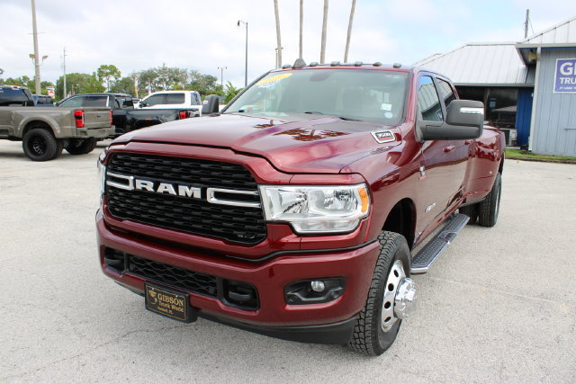 Used 2024 RAM 3500 Big Horn w/ Sport Appearance Package AWD/4WD image 3