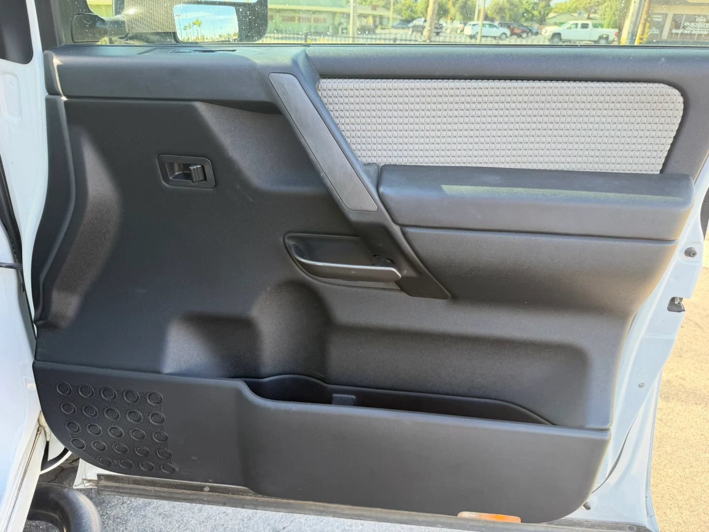 Used 2012 Nissan Titan SV AWD/4WD image 14